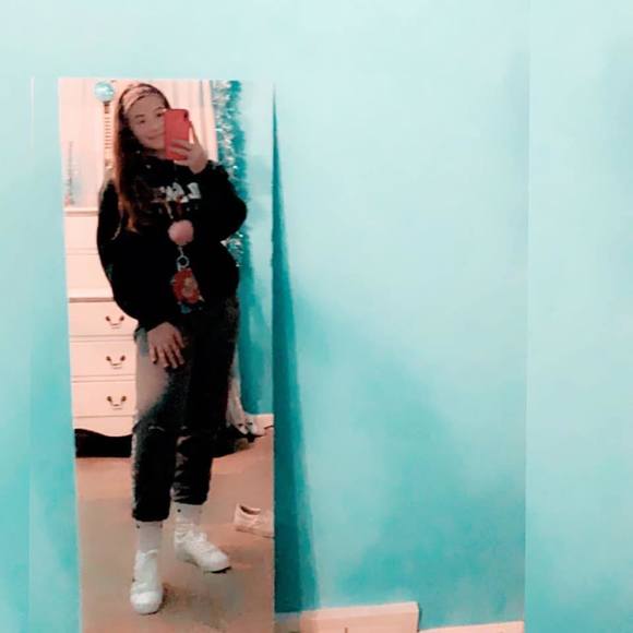 Meet your Posher, Amanda - Picture 1 of 1